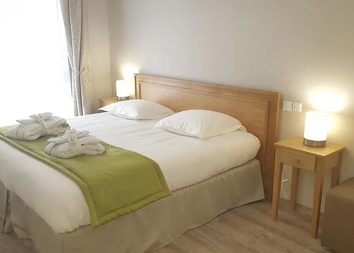 Résidence Séniors Domitys Les Hautes FeuillesHotel Reims